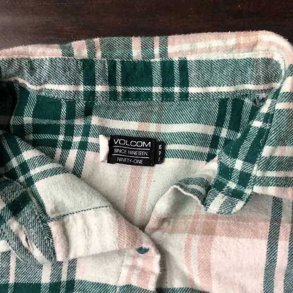VOLCOM | Green and pink plaid button down shirt - Picture 5 of 9